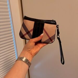 Burberry nova check wristlet